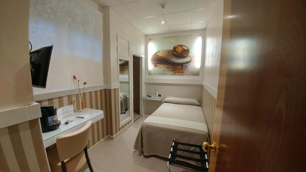 Hostal Paris Сан Фернандо Екстериор снимка